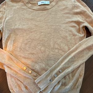 Zara long sleeve light sweater